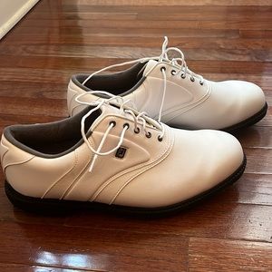 Never worn FootJoy Originals